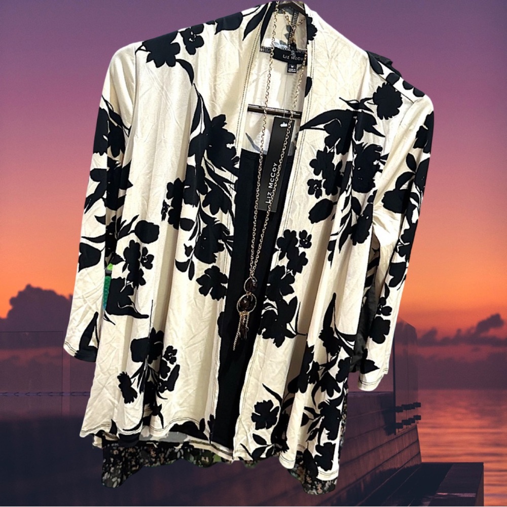 🆕Liz McCoy Women’s Cream & Black Floral-print Stretchy 2-in-1 Blouse❤️Sz: Medium